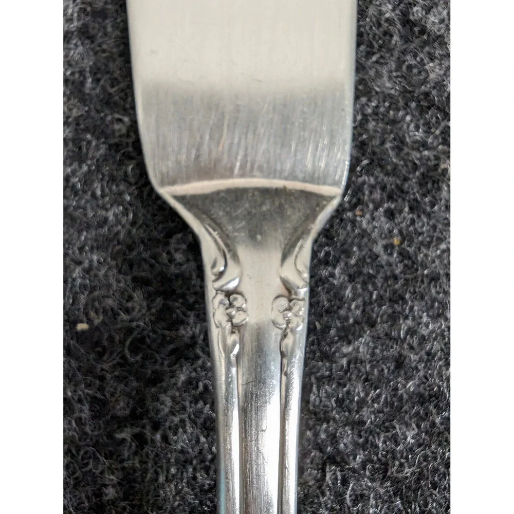 Oneida Community Fredericksburg Silverplate Master Butter Knife Floral Vintage